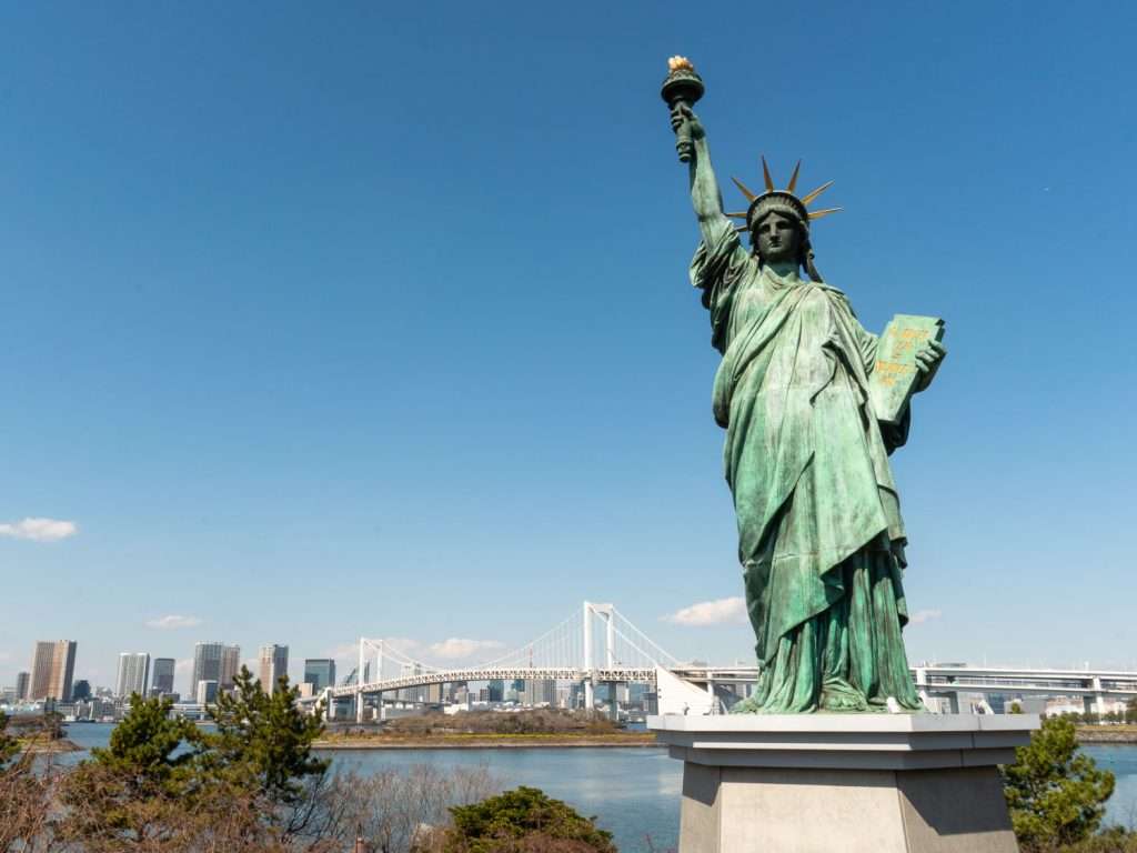 Statue of Liberty and Rainbow Bridge - 5D Tokyo Itinerary