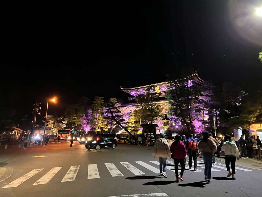 Chion-in temple spring illumination - Kyoto and Osaka Itinerary
