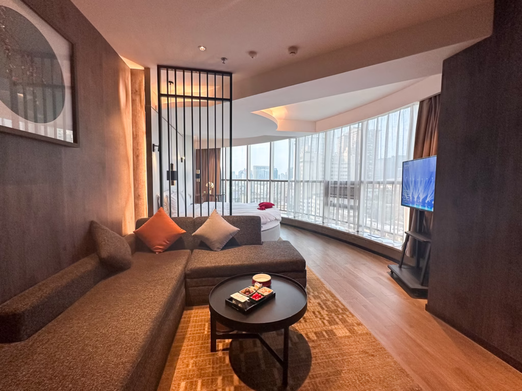 Romantic Round Bed Room, Shanshui S Hotel Review